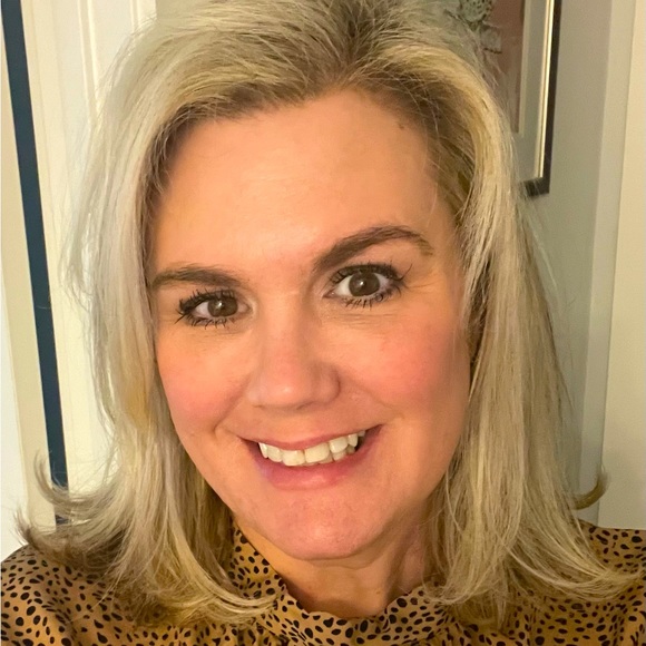 Meet your Posher, Karen - Picture 1 of 1